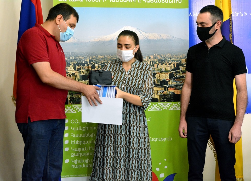 Awarding prizes to winners of online competitions organized within the framework of the EU Sustainable Energy Week in Armenia in Ejmiatsin