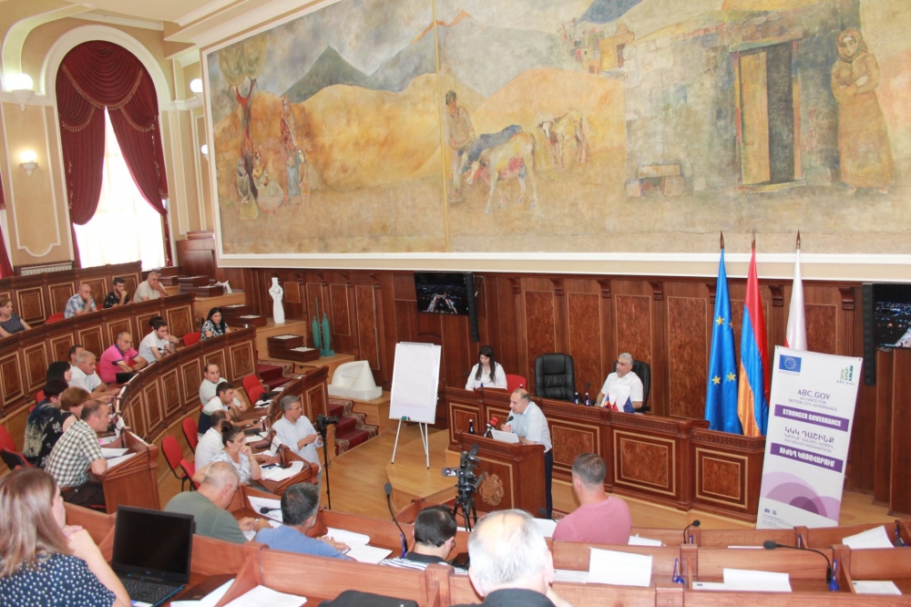 Public hearing and discussion in Gyumri community was held in order to present public transportation strategy and action plan 